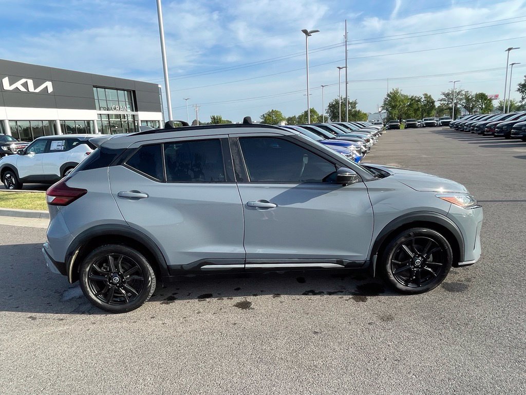 Used 2021 Nissan Kicks SR w/ SR Premium Package FWD image 8