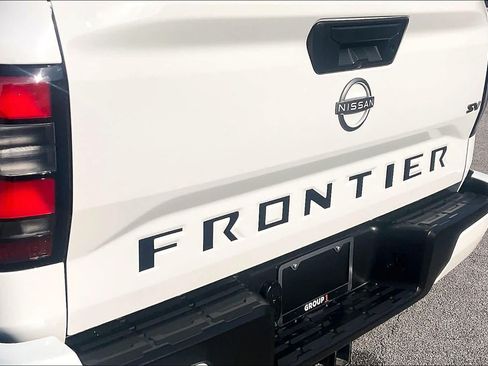 Used 2023 Nissan Frontier SV w/ Tow Package RWD image 32