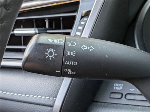 Used 2024 Toyota Camry SE image 8