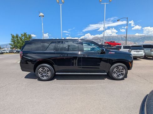 Used 2025 Chevrolet Suburban Z71 AWD/4WD image 2