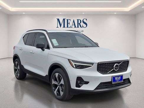 New 2026 Volvo XC40 B5 Plus w/ Protection Package Premier AWD/4WD image 7