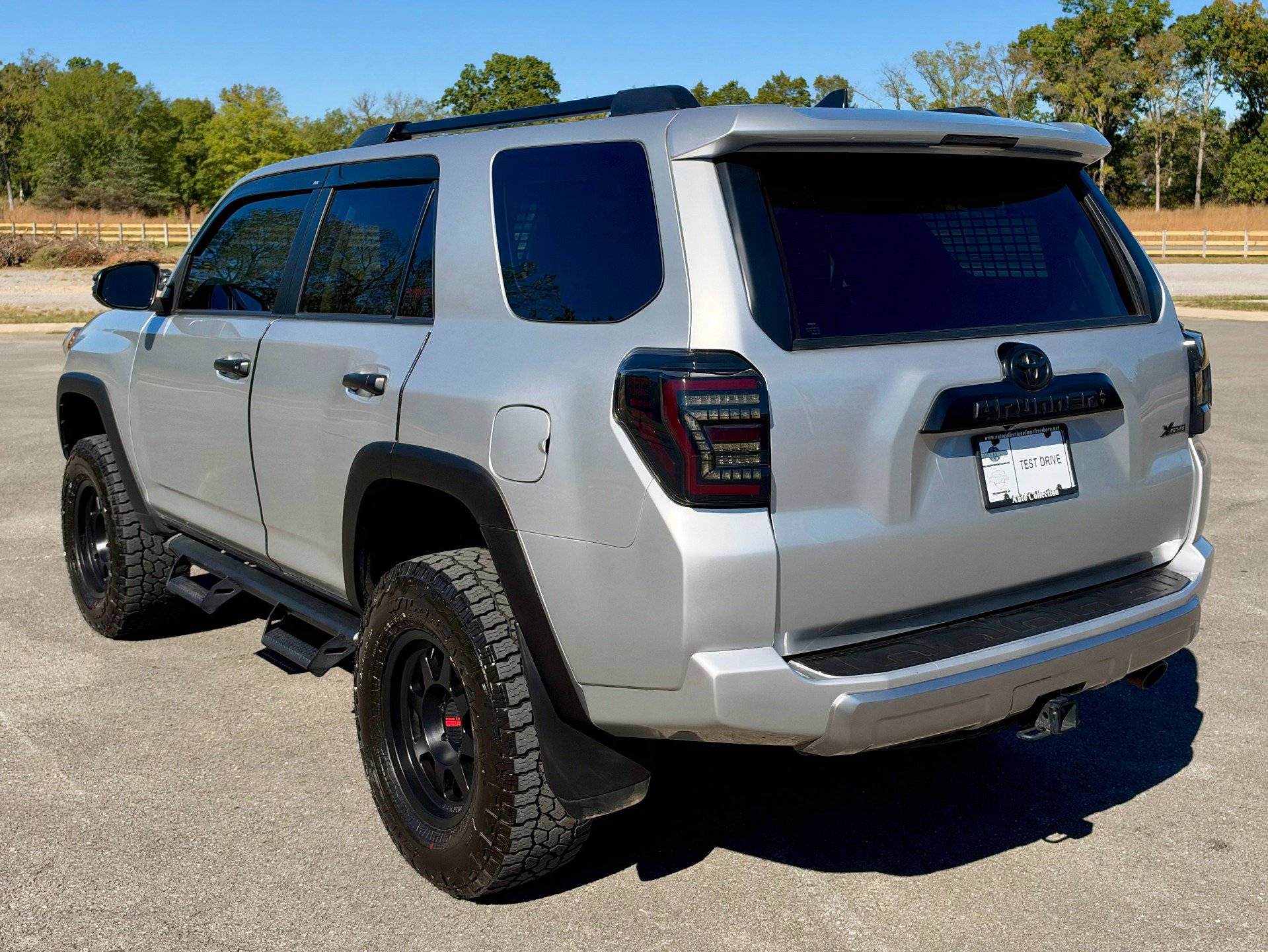 Used 2024 Toyota 4Runner TRD Off-Road Premium w/ Moonroof Package AWD/4WD image 3