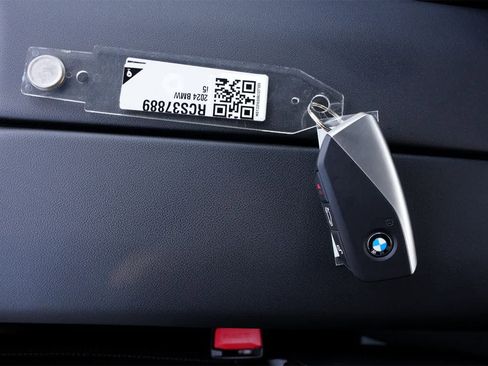 Used 2024 BMW i5 eDrive40i image 28