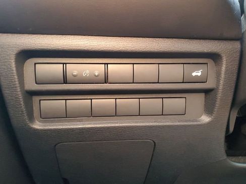 Used 2023 Mitsubishi Outlander SE image 29