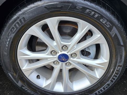 Used 2018 Ford Escape SEL image 9