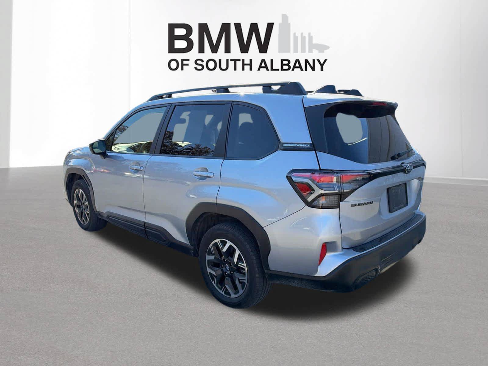 Used 2025 Subaru Forester Premium AWD/4WD image 3