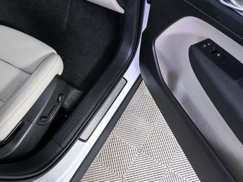 Certified 2026 Volvo XC40 B5 Plus w/ Protection Package Premier image 26