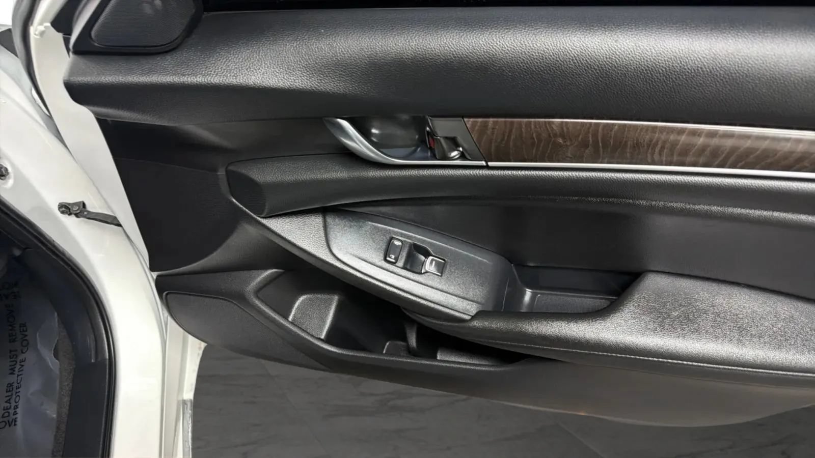 Used 2020 Honda Accord Touring image 18