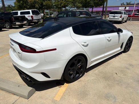 Used 2020 Kia Stinger GT1 RWD image 4