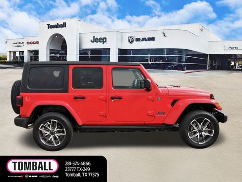 Used 2024 Jeep Wrangler Unlimited w/ Convenience Group image 8