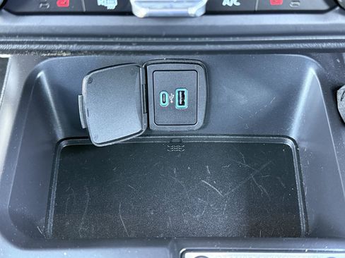 Used 2024 Ford Bronco Outer Banks image 5