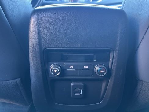 Used 2024 Buick Enclave Essence w/ LPO, Touring Package image 19