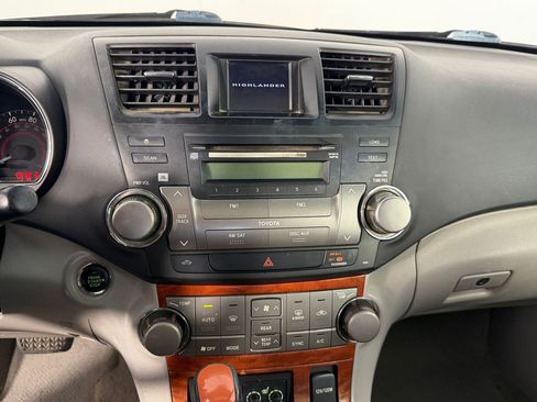 Used 2010 Toyota Highlander Limited FWD image 23