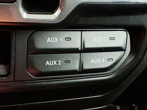 Used 2021 Jeep Gladiator Sport AWD/4WD image 23