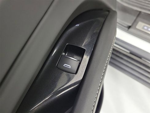 Certified 2023 Cadillac Escalade Sport Platinum w/ LPO, ONYX Package image 15