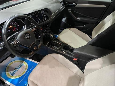 Used 2019 Volkswagen Jetta R-Line FWD image 9