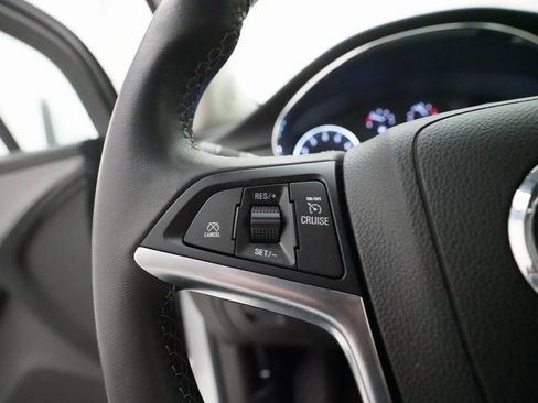 Used 2022 Buick Encore Preferred w/ Safety Package image 17