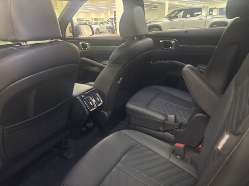 Used 2025 Kia Sorento SX Prestige image 13