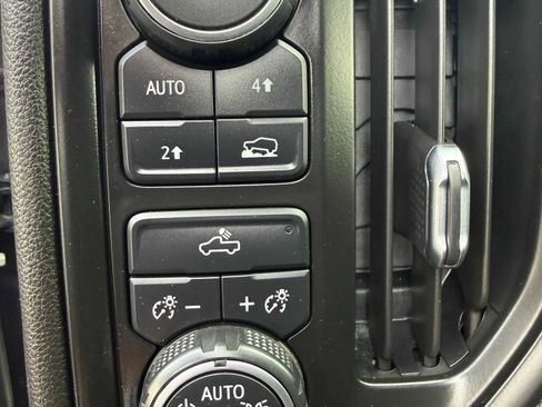 Used 2021 Chevrolet Silverado 1500 Custom image 9