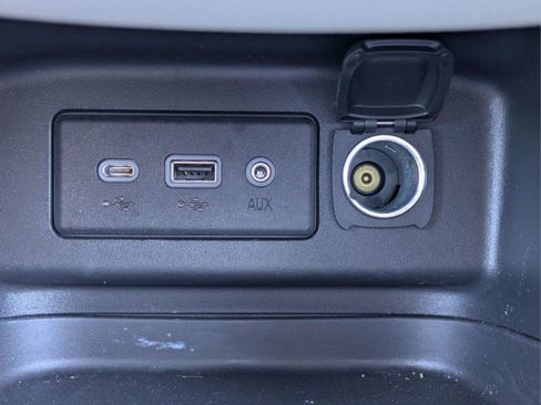 Used 2023 Chevrolet Equinox LT FWD image 19