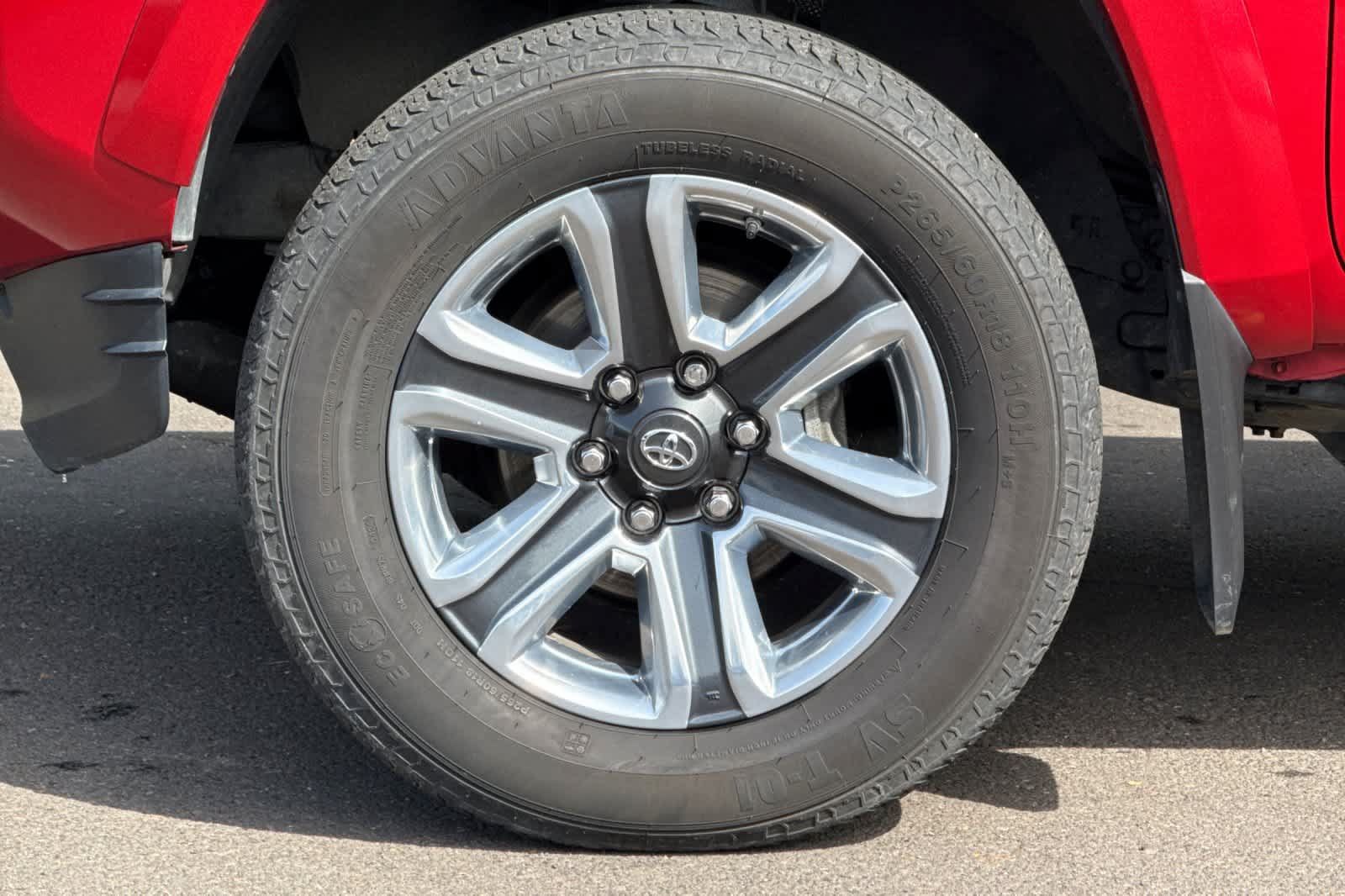 Used 2016 Toyota Tacoma Limited w/ Towing Package AWD/4WD image 25