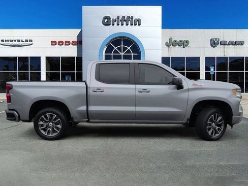 Used 2023 Chevrolet Silverado 1500 RST AWD/4WD image 3