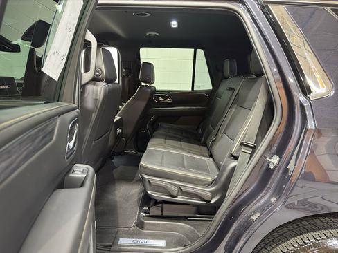 Used 2023 GMC Yukon SLT image 10