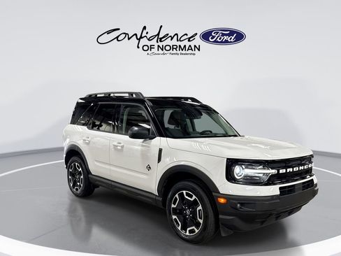 Used 2024 Ford Bronco Sport Outer Banks w/ Tech Package AWD/4WD image 11