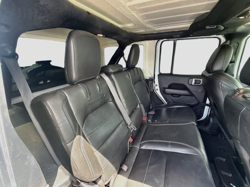Used 2022 Jeep Wrangler Unlimited Sahara AWD/4WD image 30