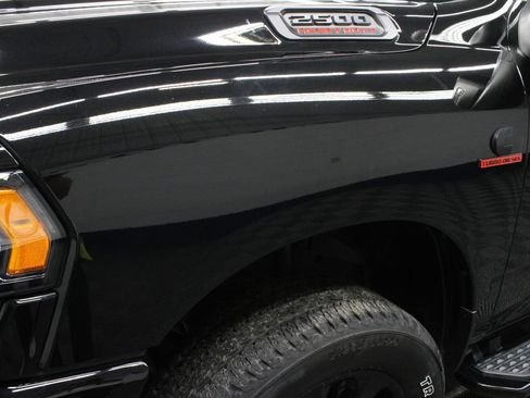 Used 2024 RAM 2500 Big Horn w/ Night Edition AWD/4WD image 46