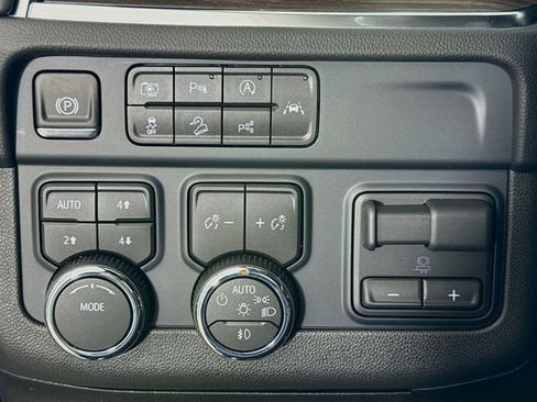 New 2026 Chevrolet Tahoe LT w/ Comfort Package AWD/4WD image 12