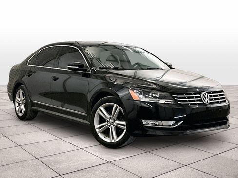 Used 2015 Volkswagen Passat 1.8T SEL Premium FWD image 2