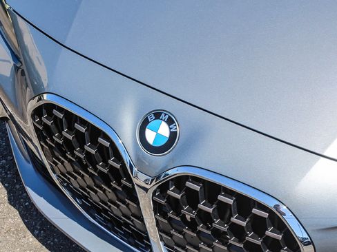Used 2023 BMW 430i Coupe w/ Convenience Package RWD image 11