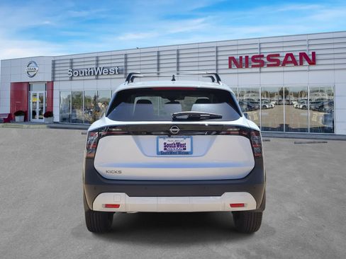 New 2026 Nissan Kicks SV w/ Cold Weather Package FWD image 6