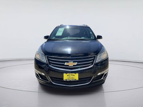 Used 2017 Chevrolet Traverse LT w/ Style and Technology Package FWD image 8