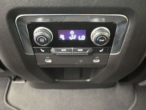 Used 2023 Chevrolet Tahoe Premier AWD/4WD image 24