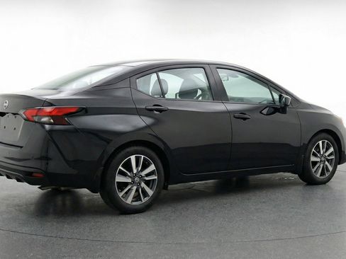 Used 2025 Nissan Versa SV FWD image 9