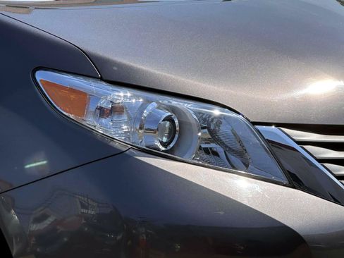 Used 2015 Toyota Sienna XLE w/ XLE Navigation Package AWD/4WD image 10