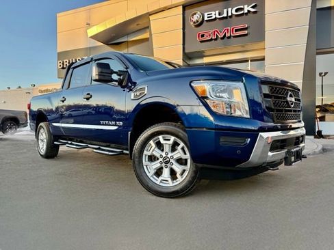 Used 2023 Nissan Titan SV w/ SV Convenience Package image 4