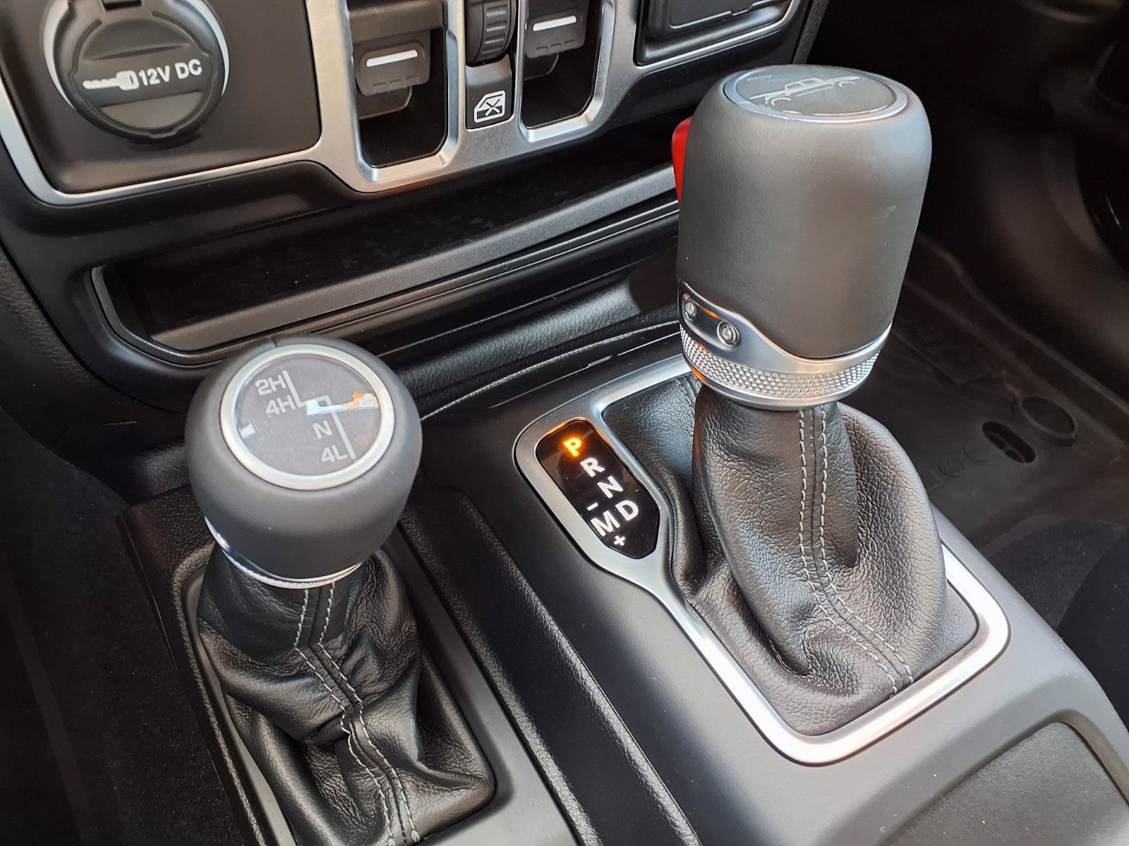 Used 2025 Jeep Gladiator Sport AWD/4WD image 17
