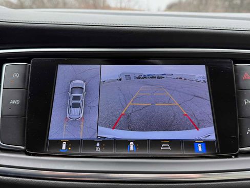 Used 2024 Buick Enclave Avenir image 23