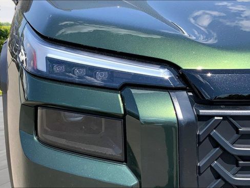 Certified 2026 Subaru Outback Premium AWD/4WD image 31