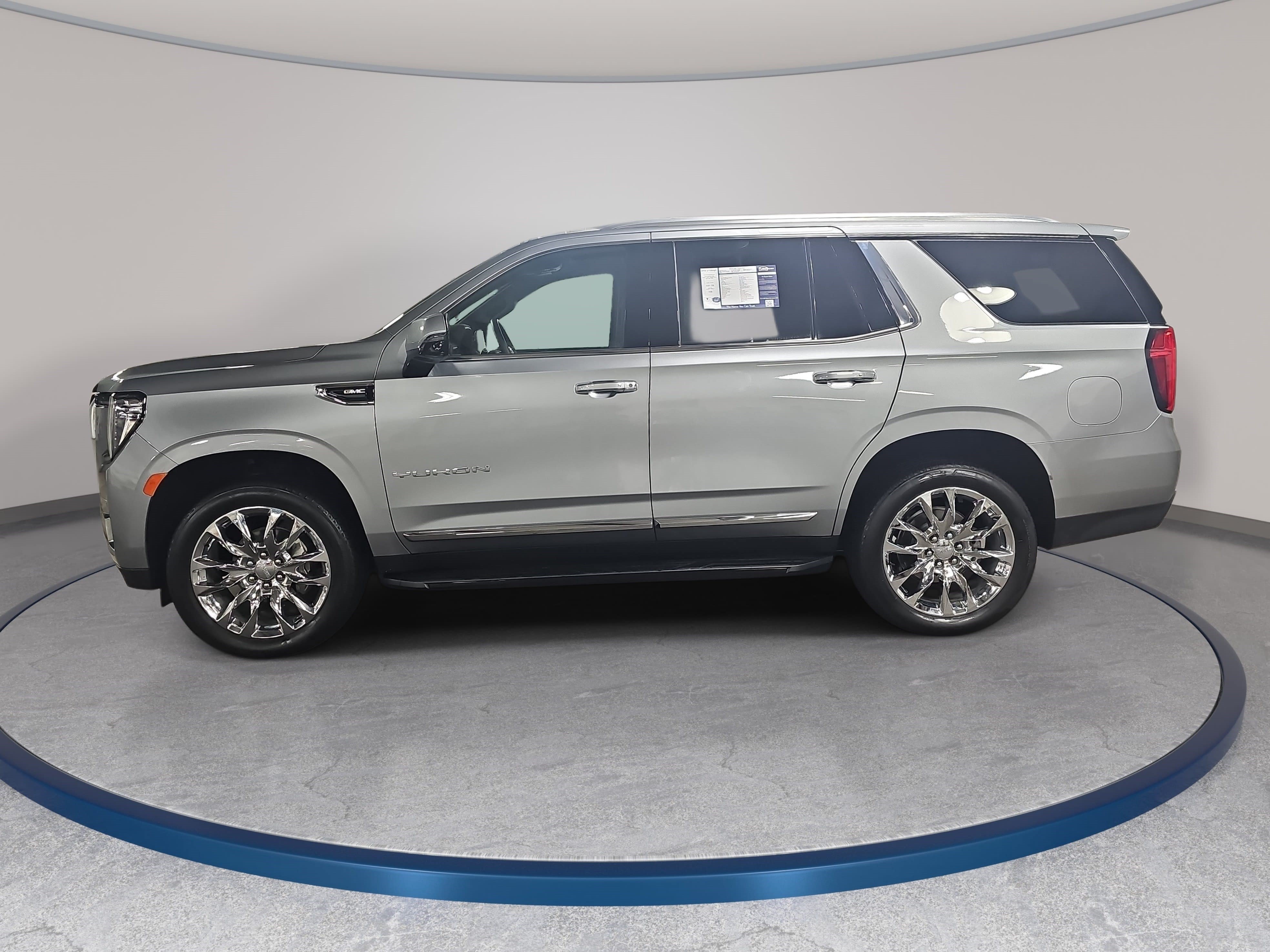 Used 2024 GMC Yukon SLT w/ SLT Luxury Package AWD/4WD image 8