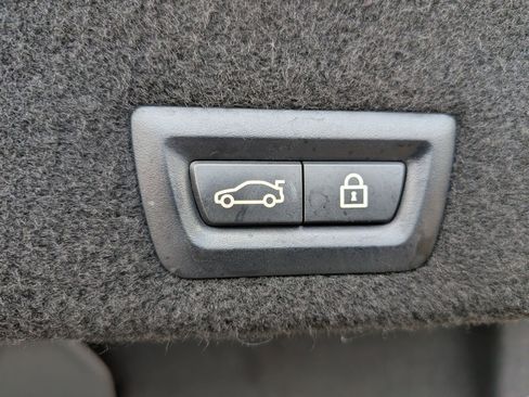 Used 2019 BMW 740i image 34