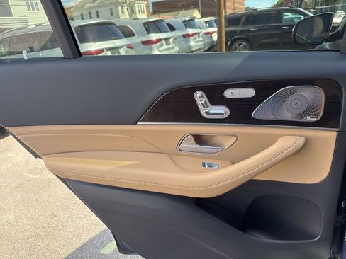 New 2026 Mercedes-Benz GLS 450 4MATIC image 18