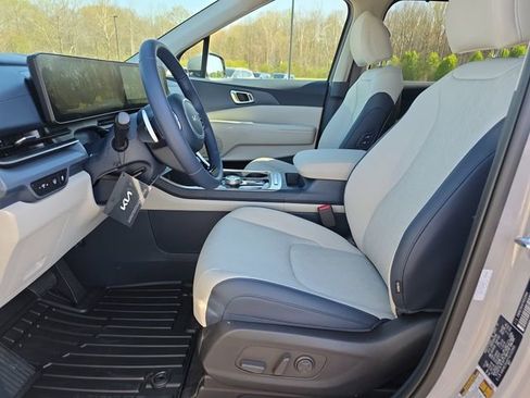 New 2026 Kia Carnival EX image 5