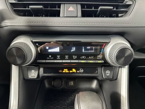 Used 2023 Toyota RAV4 LE AWD/4WD image 21