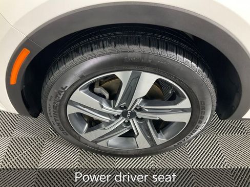 Certified 2023 Kia Sorento EX image 10