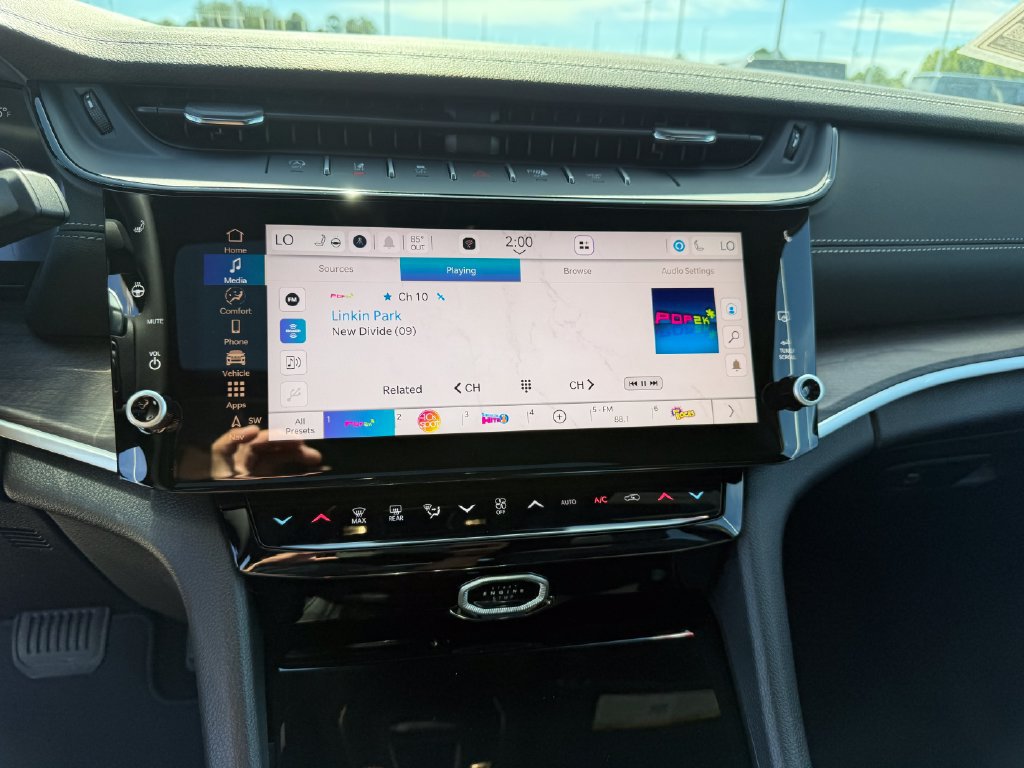 New 2027 Jeep Grand Cherokee Altitude RWD image 11