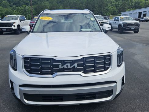 Used 2025 Kia Telluride S FWD image 3